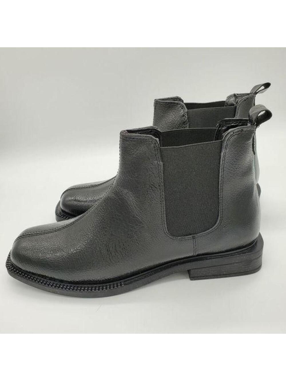 Black leather bootie